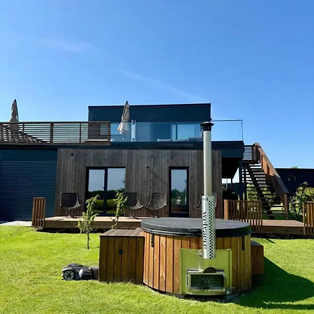 Villa Trio - Golf Villa, Bbq, Sauna And Hot Tub *